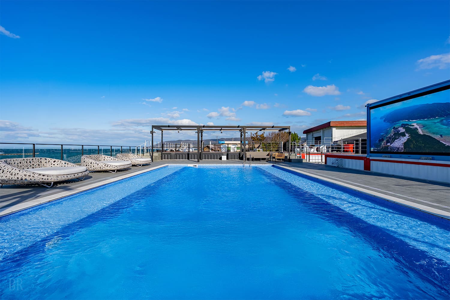 贅沢を極めたスイートヴィラで過ごす 至福のリゾートステイ